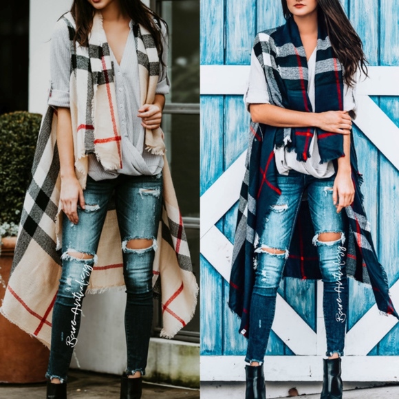 BellanBlue Jackets & Blazers - Cozy plaid open front loose knit long vest